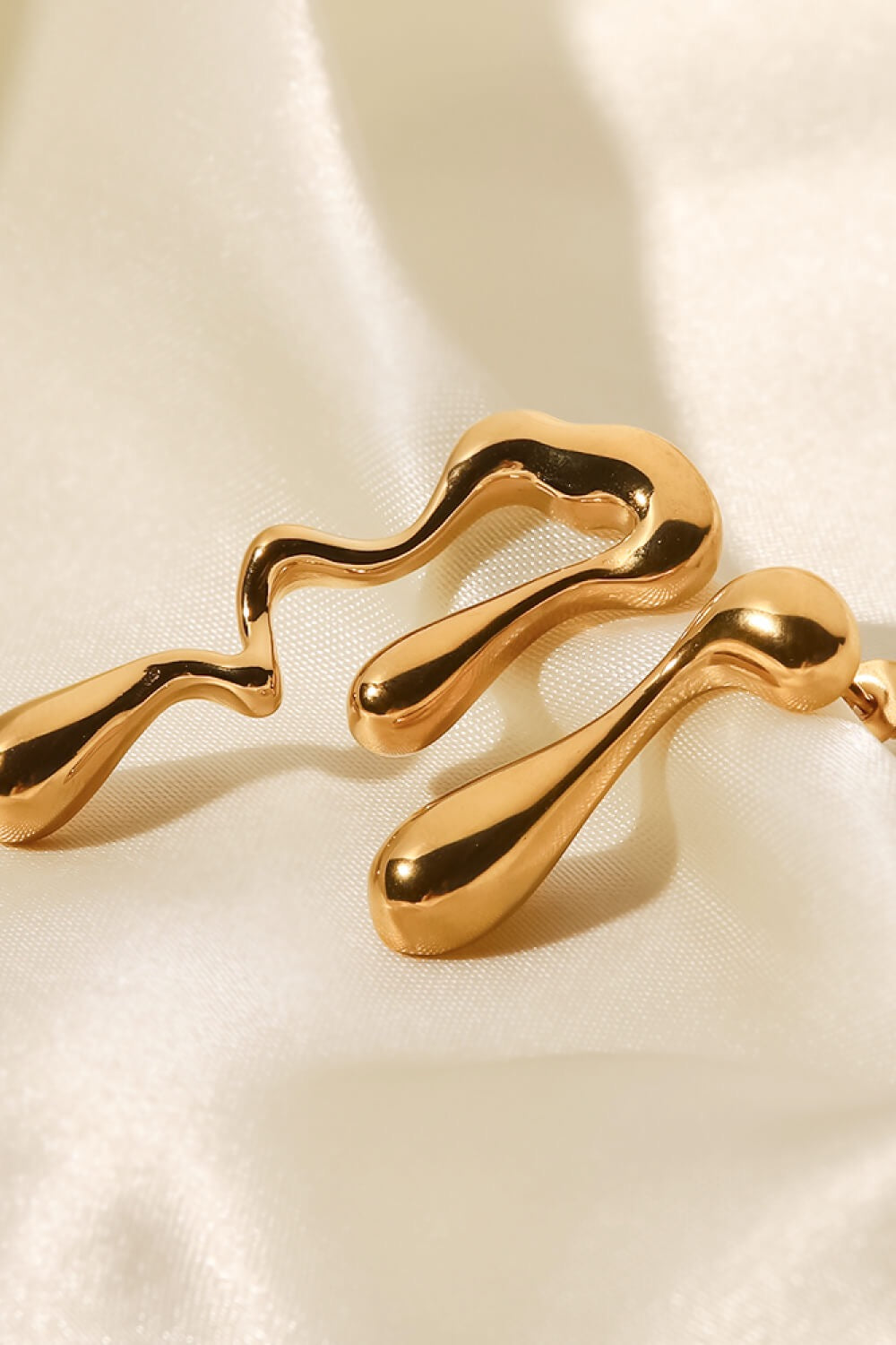 Wavy Tears Earrings